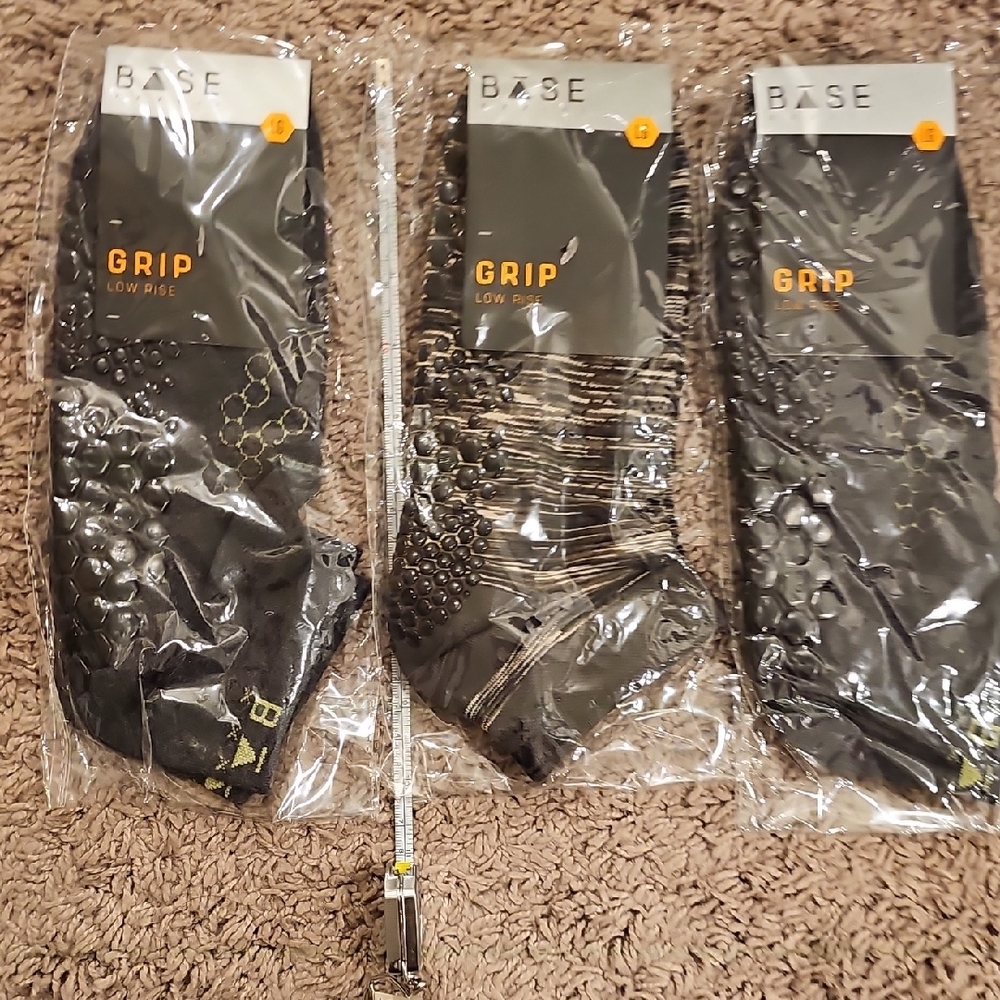 Base 33 Grip Low Rise Socks M 9.5-11.4 W 11-13